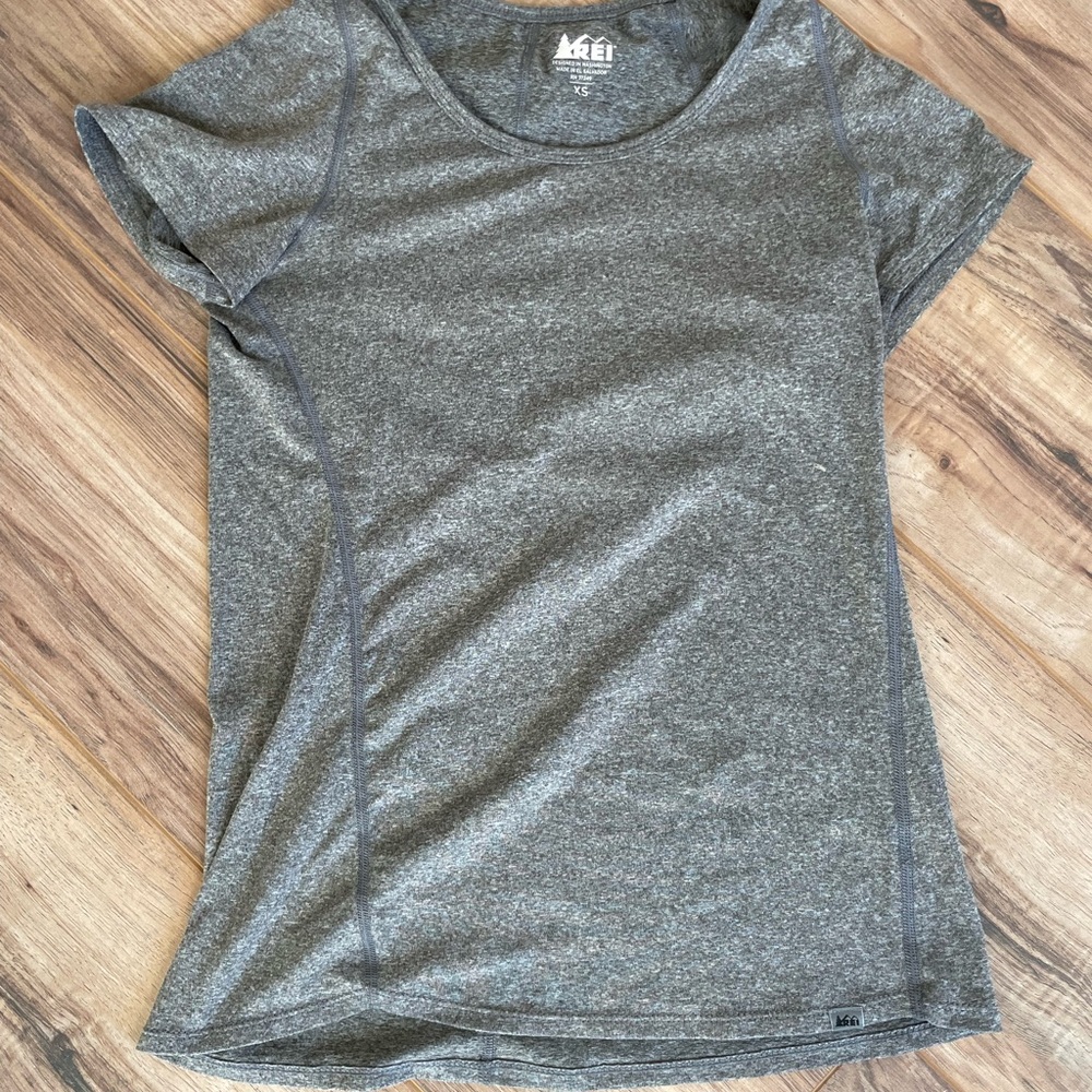 REI Women's Heather Gray Short Sleeve Tee